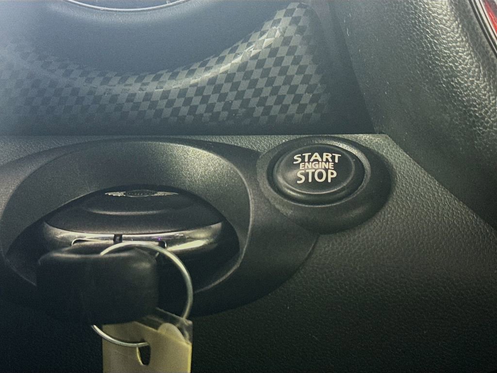 Used 2011 MINI Cooper S image 17