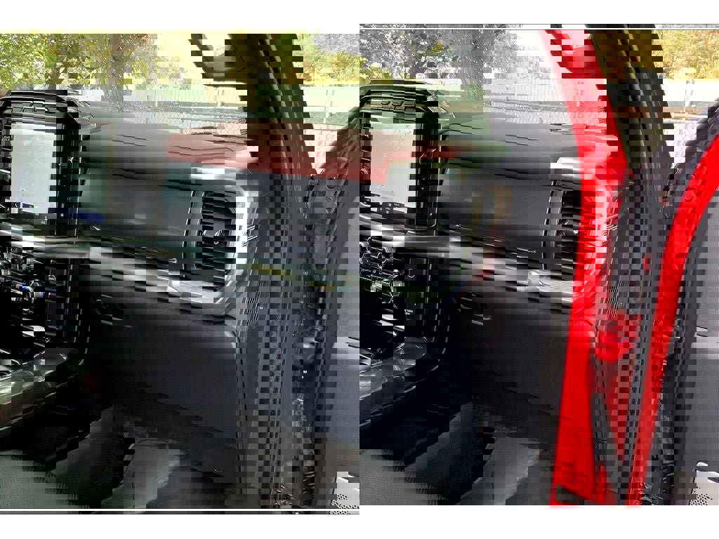 Used 2023 Ford F150 Lariat image 18