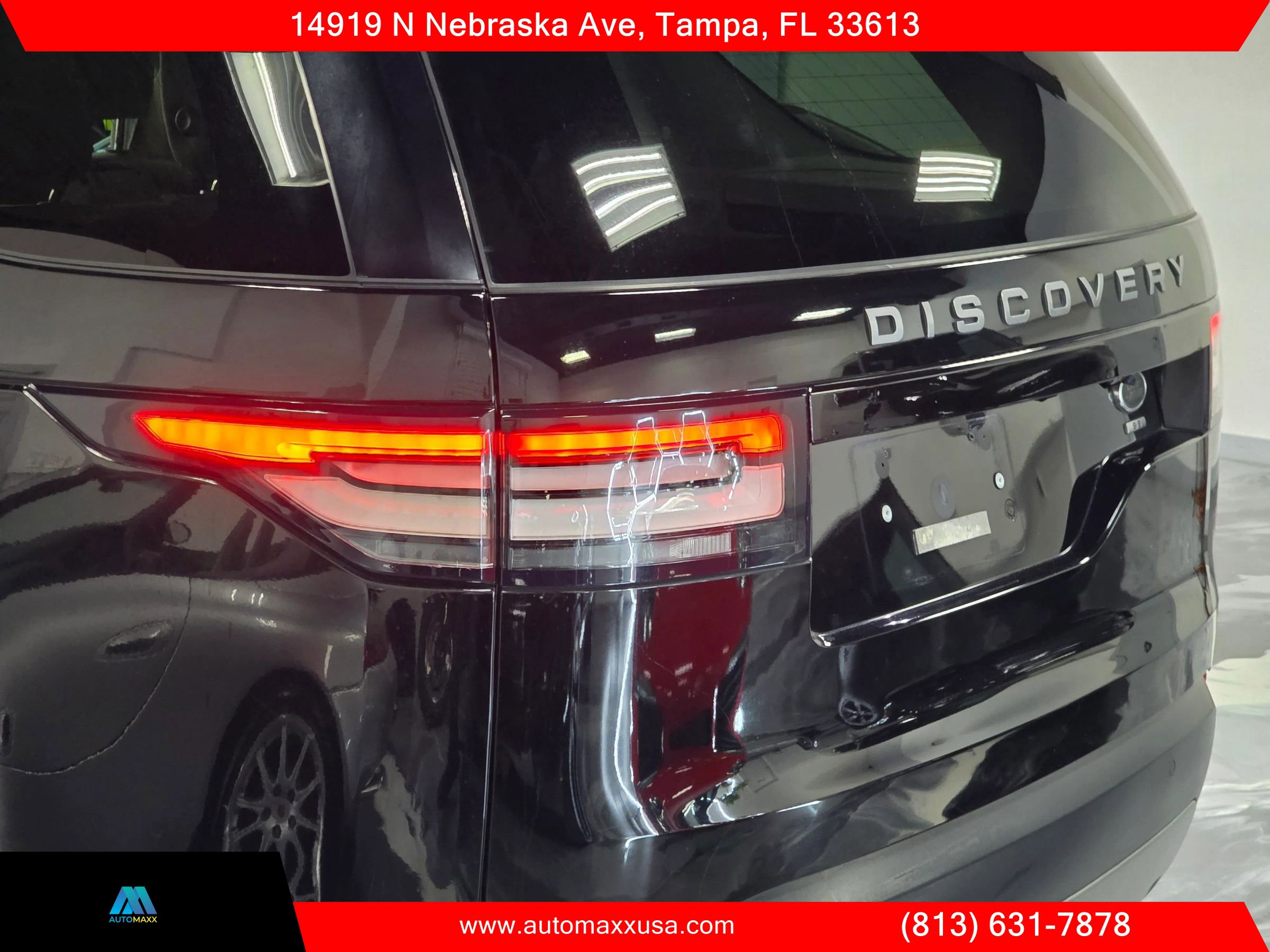 Used 2019 Land Rover Discovery SE AWD/4WD image 12
