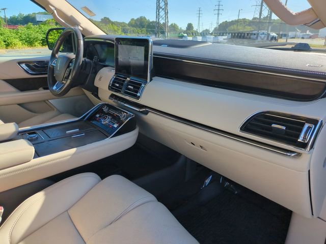 Used 2018 Lincoln Navigator Reserve w/ Technology Package AWD/4WD image 37