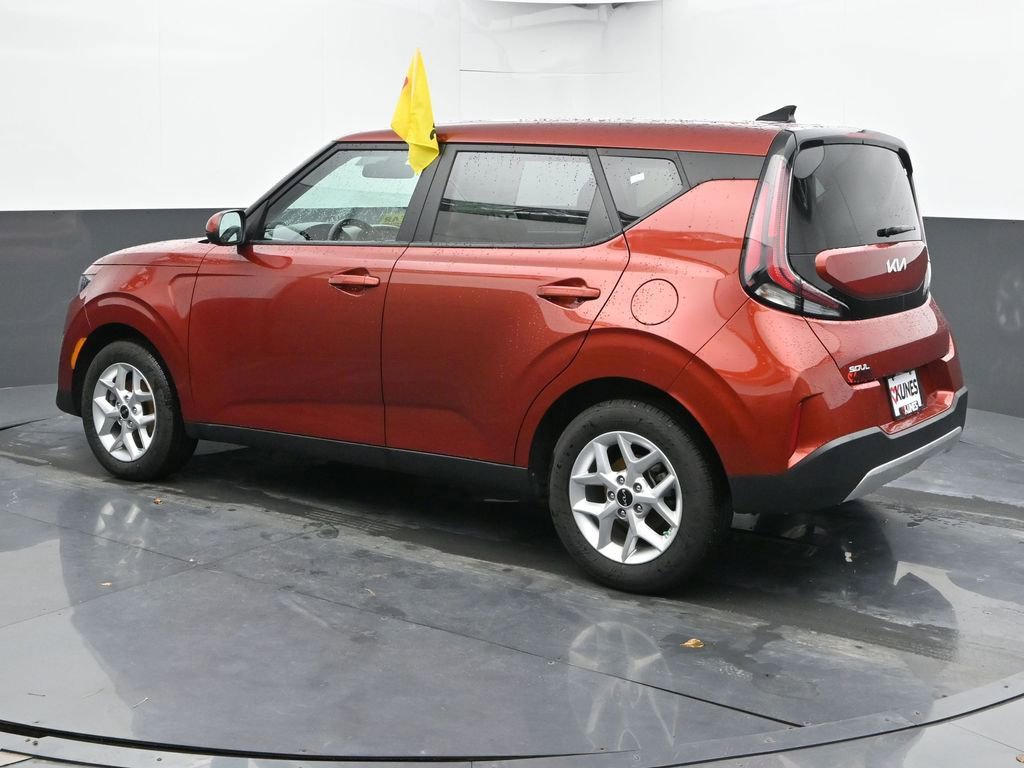 Used 2025 Kia Soul LX w/ LX Technology Package image 9