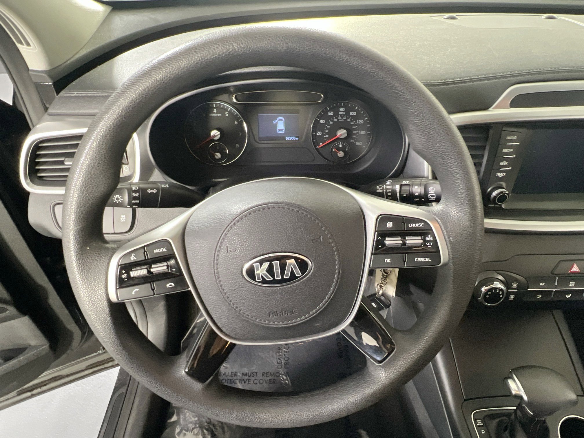 Used 2019 Kia Sorento LX image 11