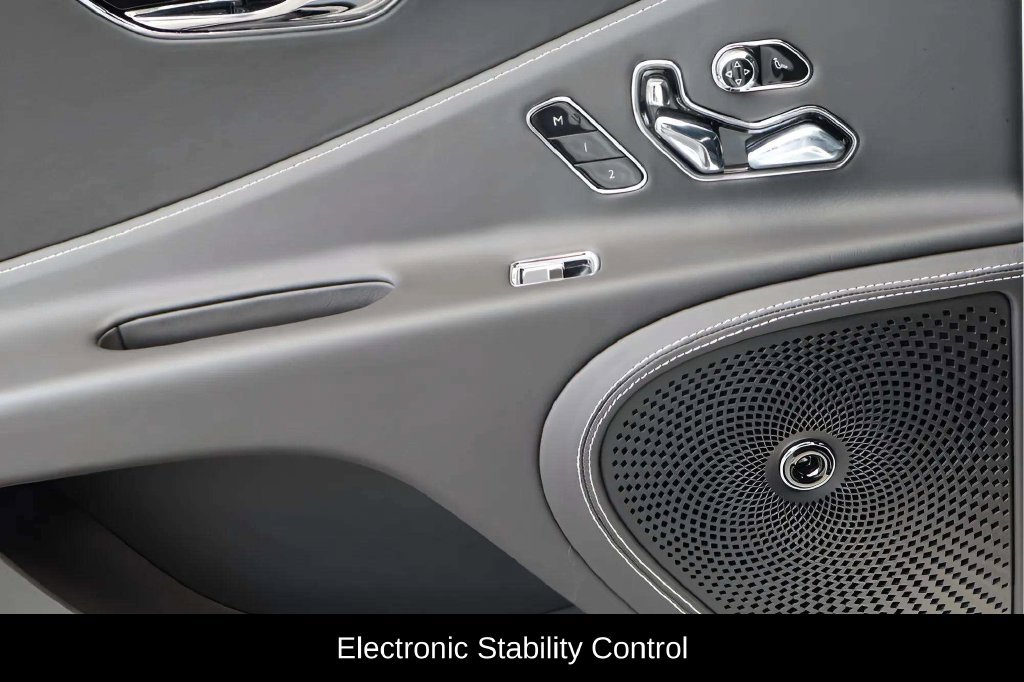 Used 2022 Bentley Flying Spur Plug-In Hybrid AWD/4WD image 11