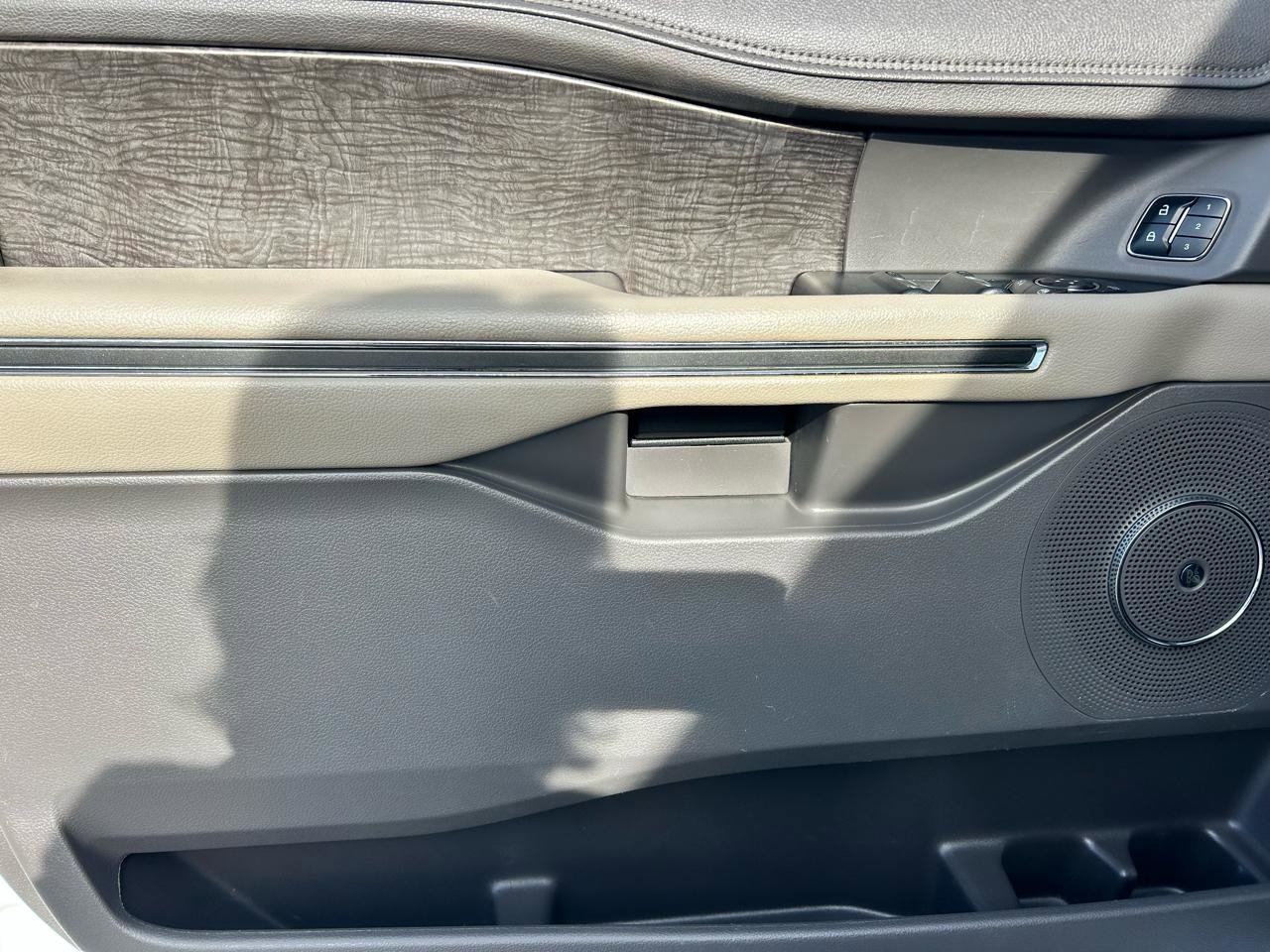 Used 2018 Ford Expedition Max Limited RWD image 10