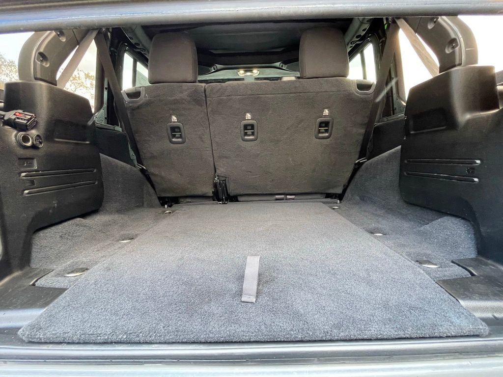Used 2020 Jeep Wrangler Unlimited Sport image 18