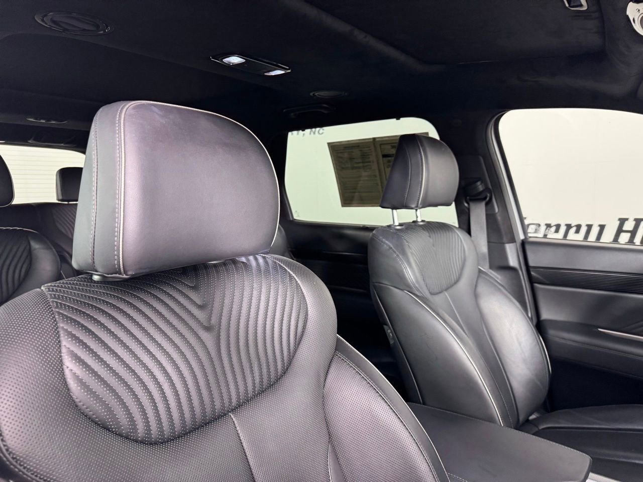 Used 2023 Hyundai Palisade Calligraphy image 34