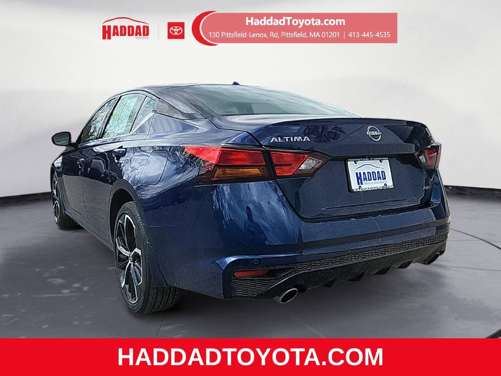 Used 2024 Nissan Altima 2.5 SR AWD/4WD image 3