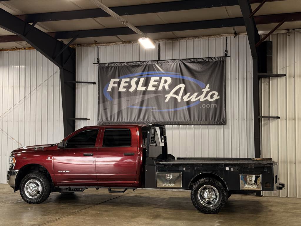 Used 2019 RAM 3500 Tradesman w/ Chrome Appearance Group AWD/4WD image 2