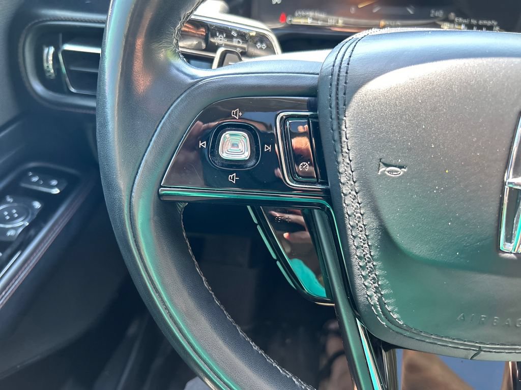 Used 2022 Lincoln Aviator Reserve AWD/4WD image 25