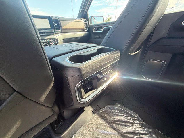 Used 2024 Chevrolet Silverado 1500 High Country w/ Technology Package AWD/4WD image 20