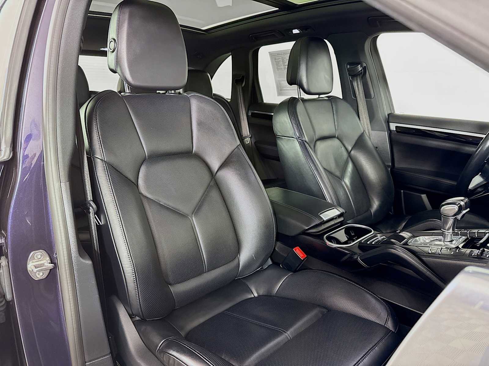 Used 2018 Porsche Cayenne image 27