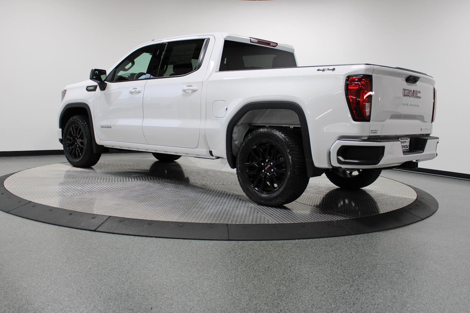 New 2025 GMC Sierra 1500 Elevation image 9