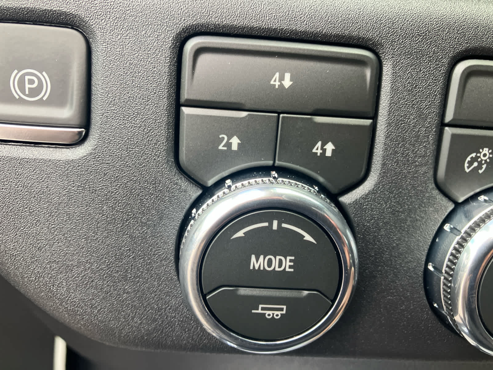 New 2026 GMC Sierra 2500 SLE AWD/4WD image 15