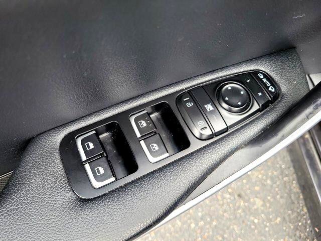 Used 2019 Kia Stinger Base image 15