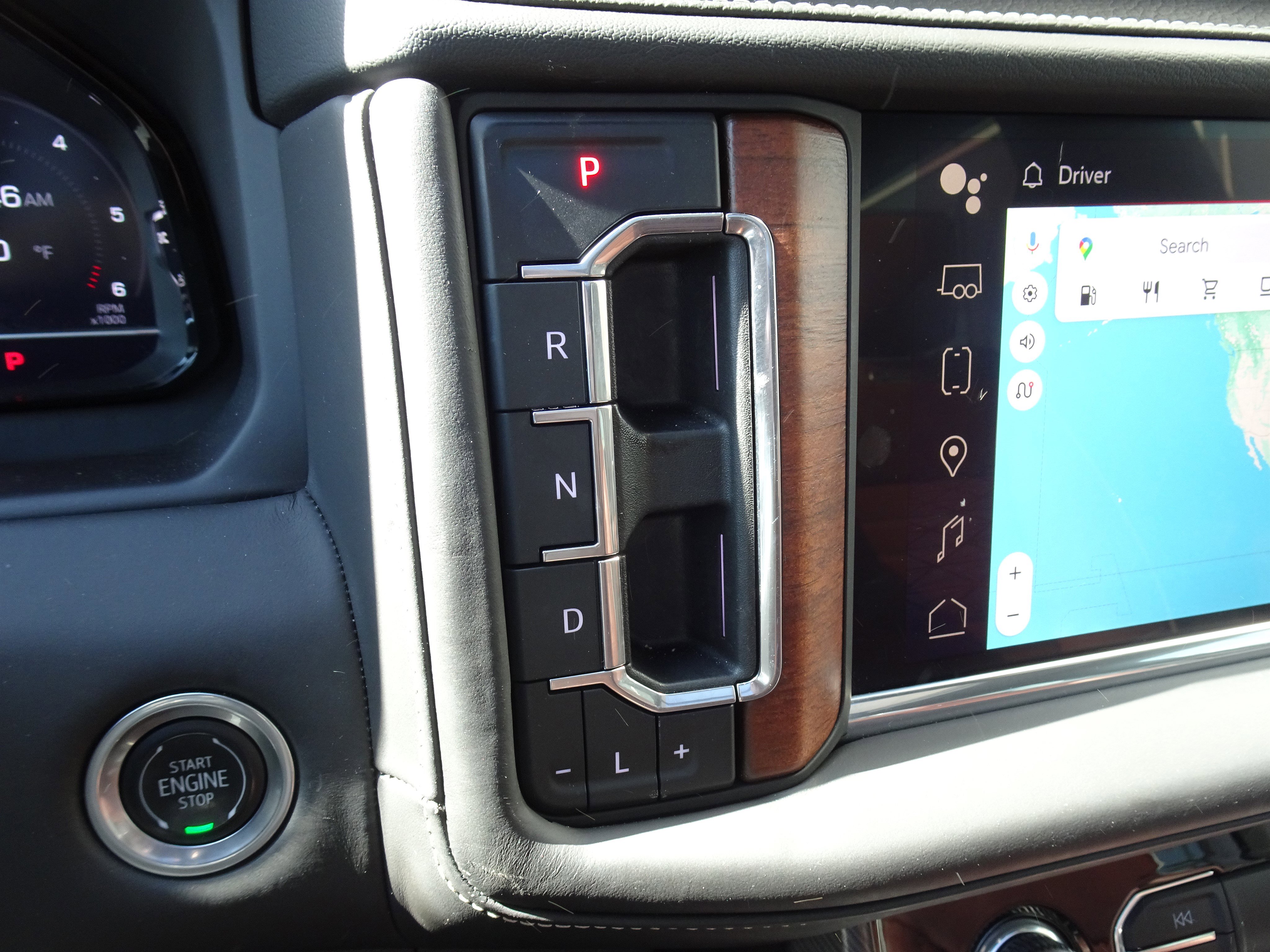 Used 2023 GMC Yukon Denali Ultimate image 18