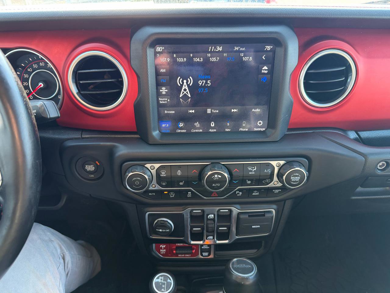 Used 2020 Jeep Gladiator Rubicon w/ Dual Top Group AWD/4WD image 33