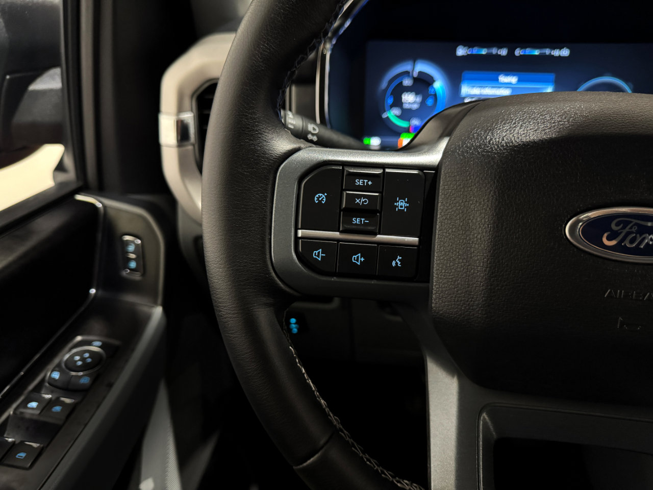 Used 2023 Ford F150 Lightning XLT image 22
