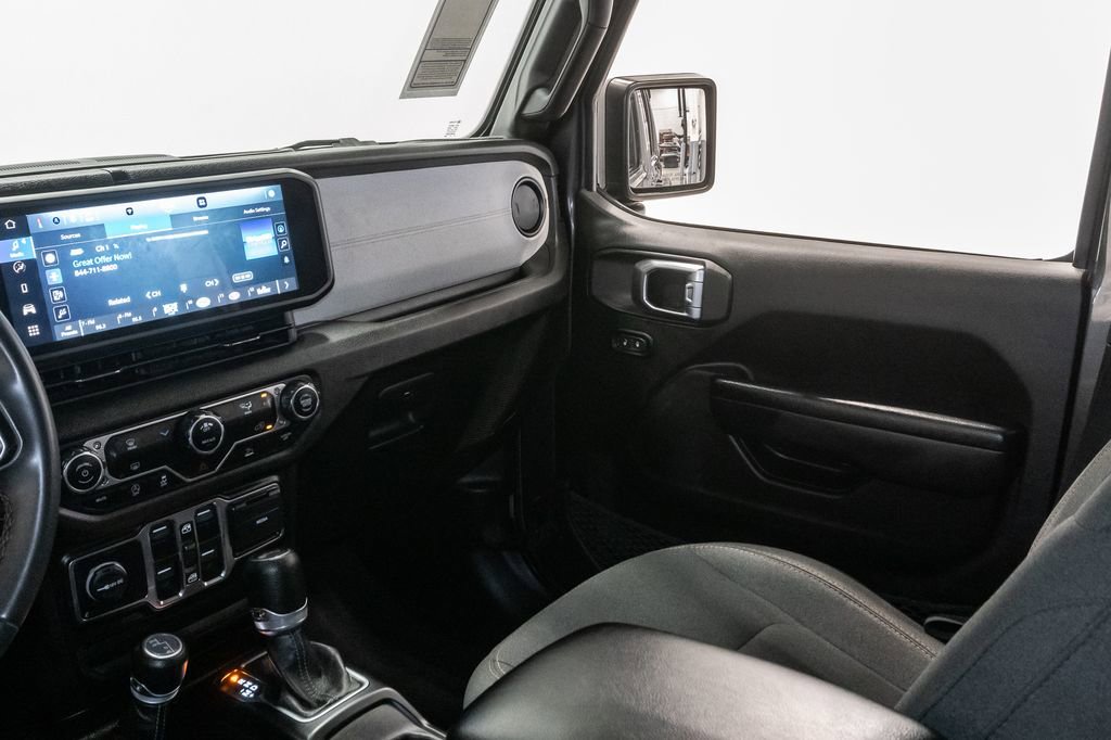 Used 2024 Jeep Wrangler Unlimited Sport AWD/4WD image 11