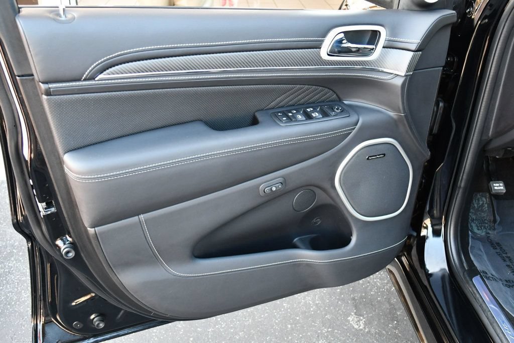 Used 2018 Jeep Grand Cherokee SRT AWD/4WD image 11