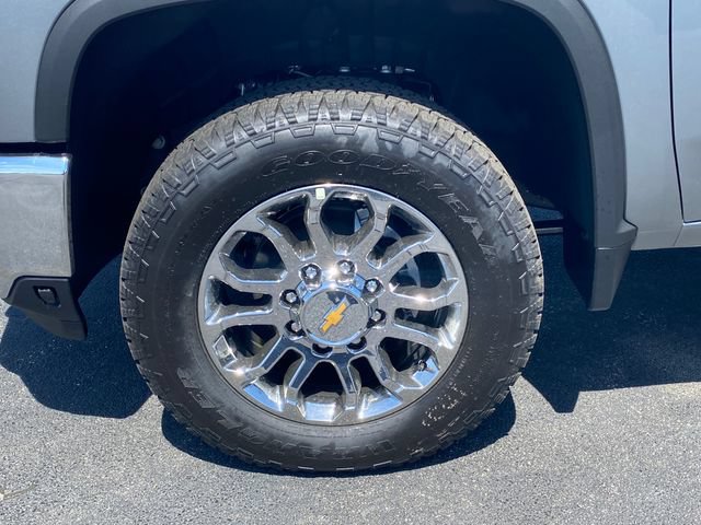 New 2026 Chevrolet Silverado 2500 LTZ w/ LTZ Premium Package AWD/4WD image 17