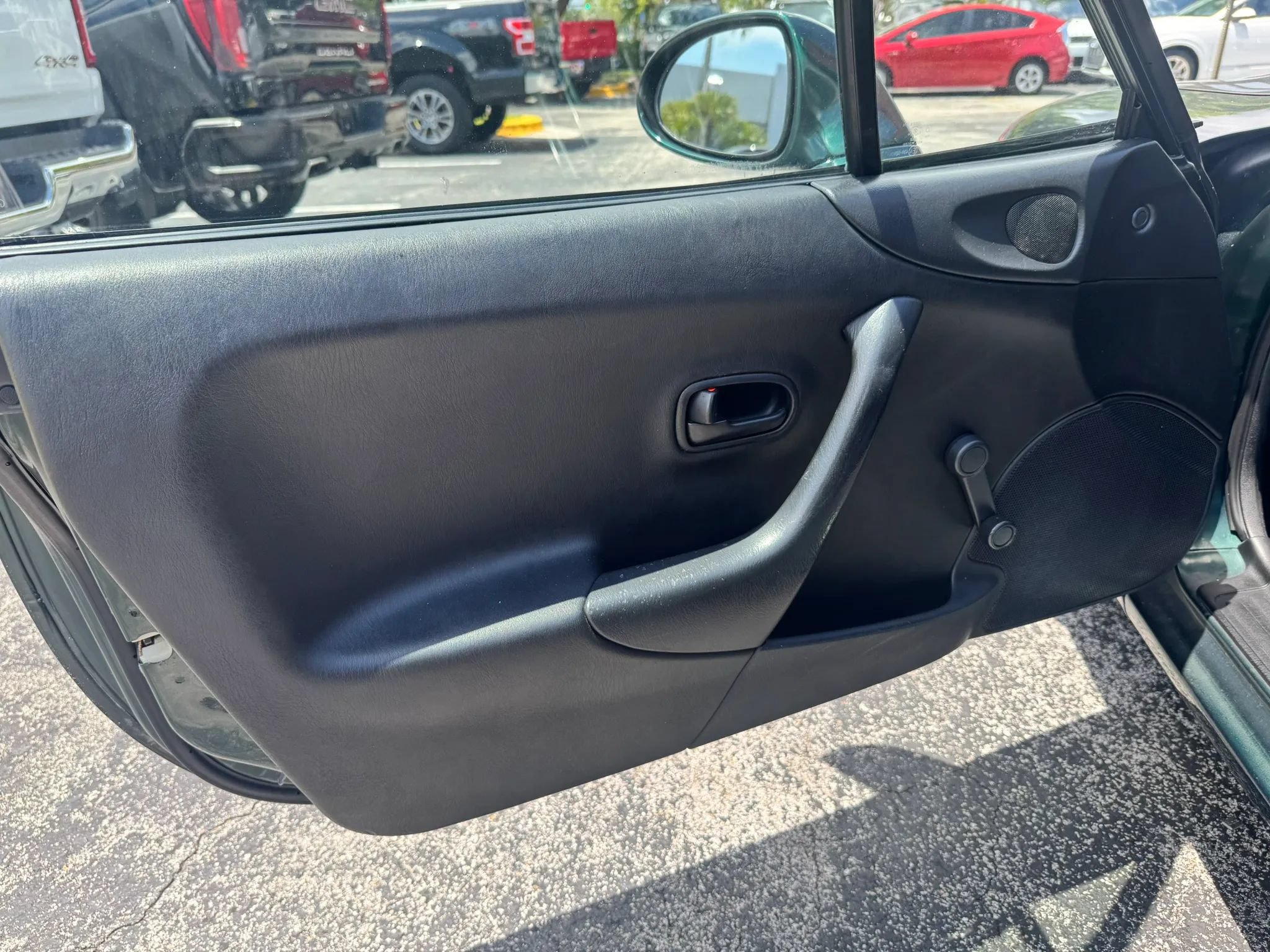 Used 1999 MAZDA MX-5 Miata RWD image 33