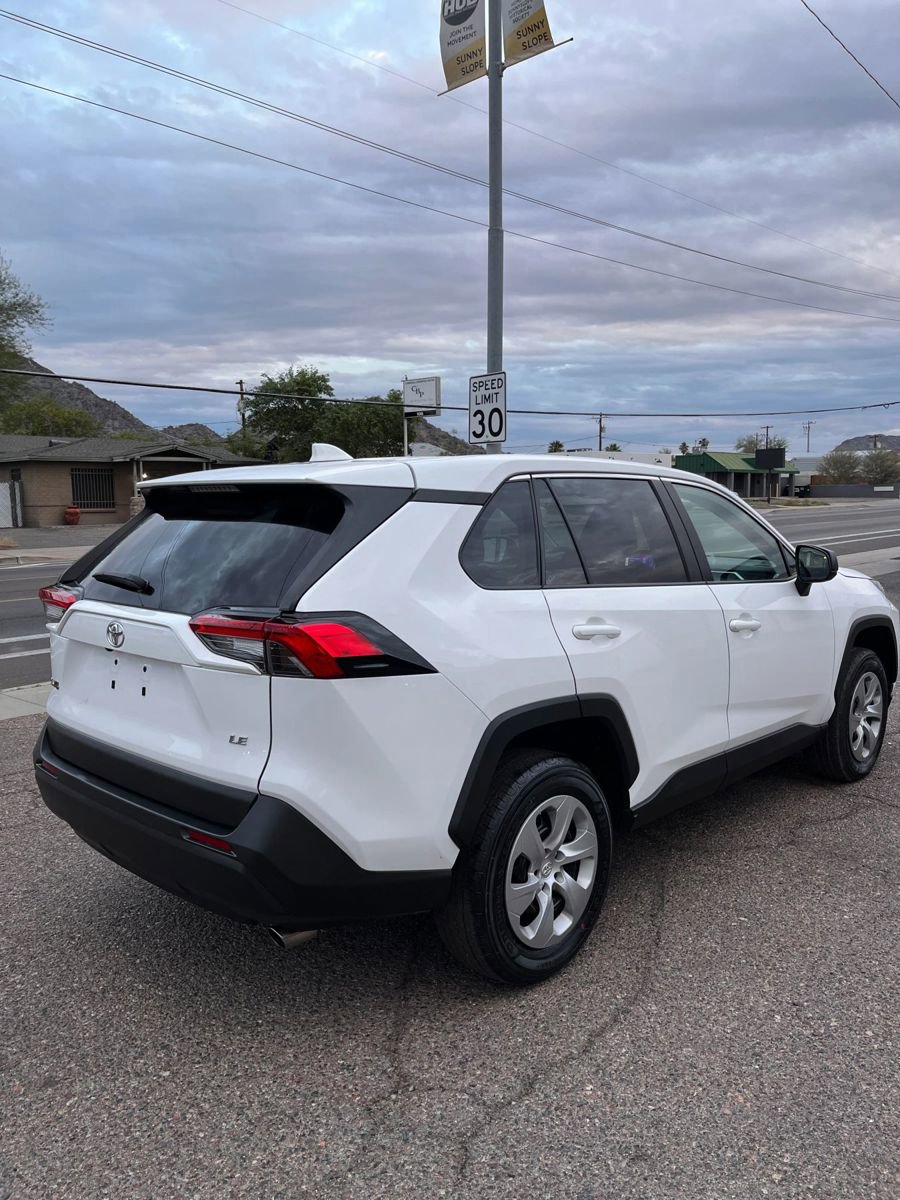 Used 2024 Toyota RAV4 LE image 7