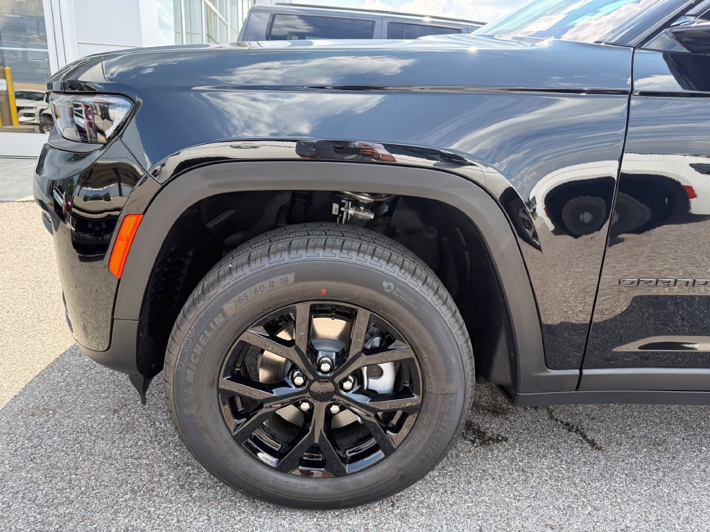 New 2026 Jeep Grand Cherokee Altitude RWD image 22