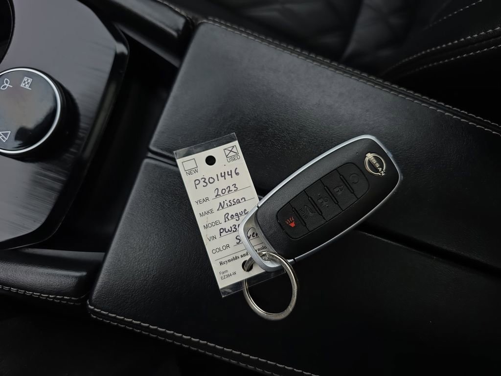 Used 2023 Nissan Rogue Platinum w/ Platinum Premium Package image 39