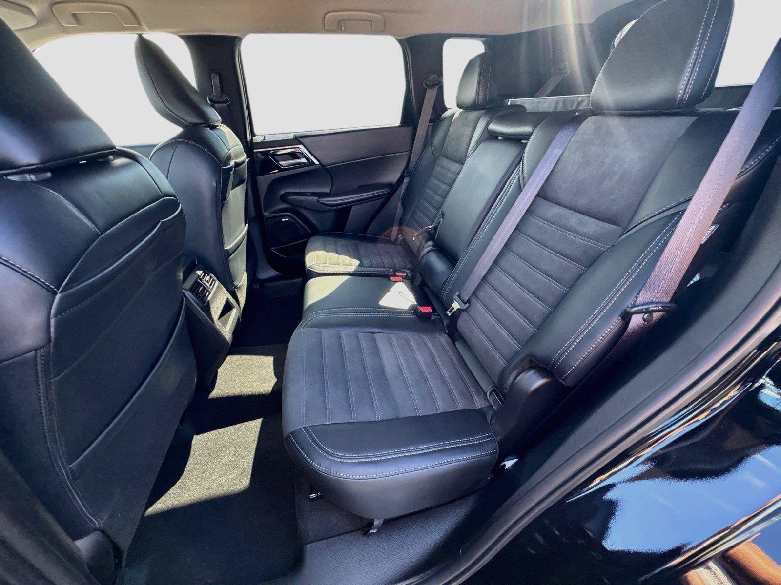 New 2026 Mitsubishi Outlander SE FWD image 24