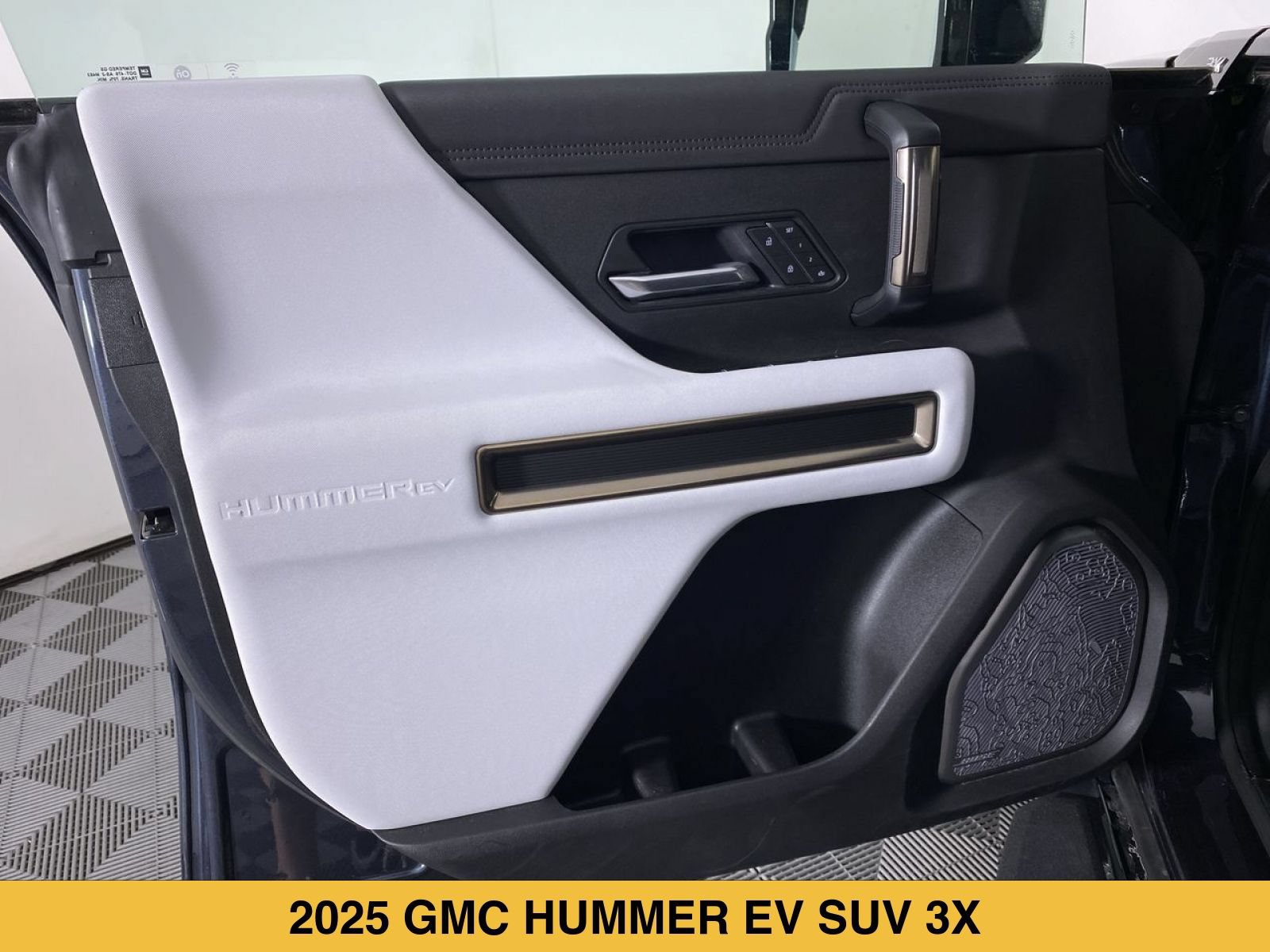 Certified 2025 GMC Hummer EV 3X AWD/4WD image 11