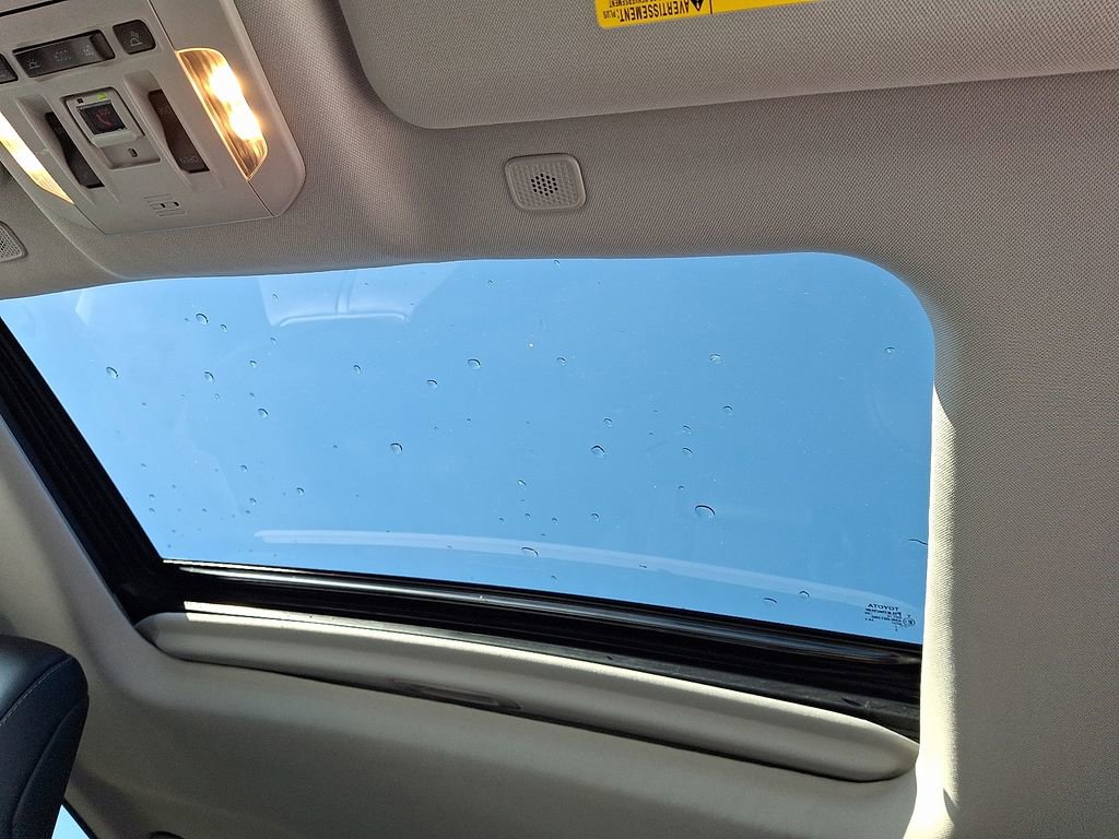 Used 2023 Toyota Highlander Limited image 23