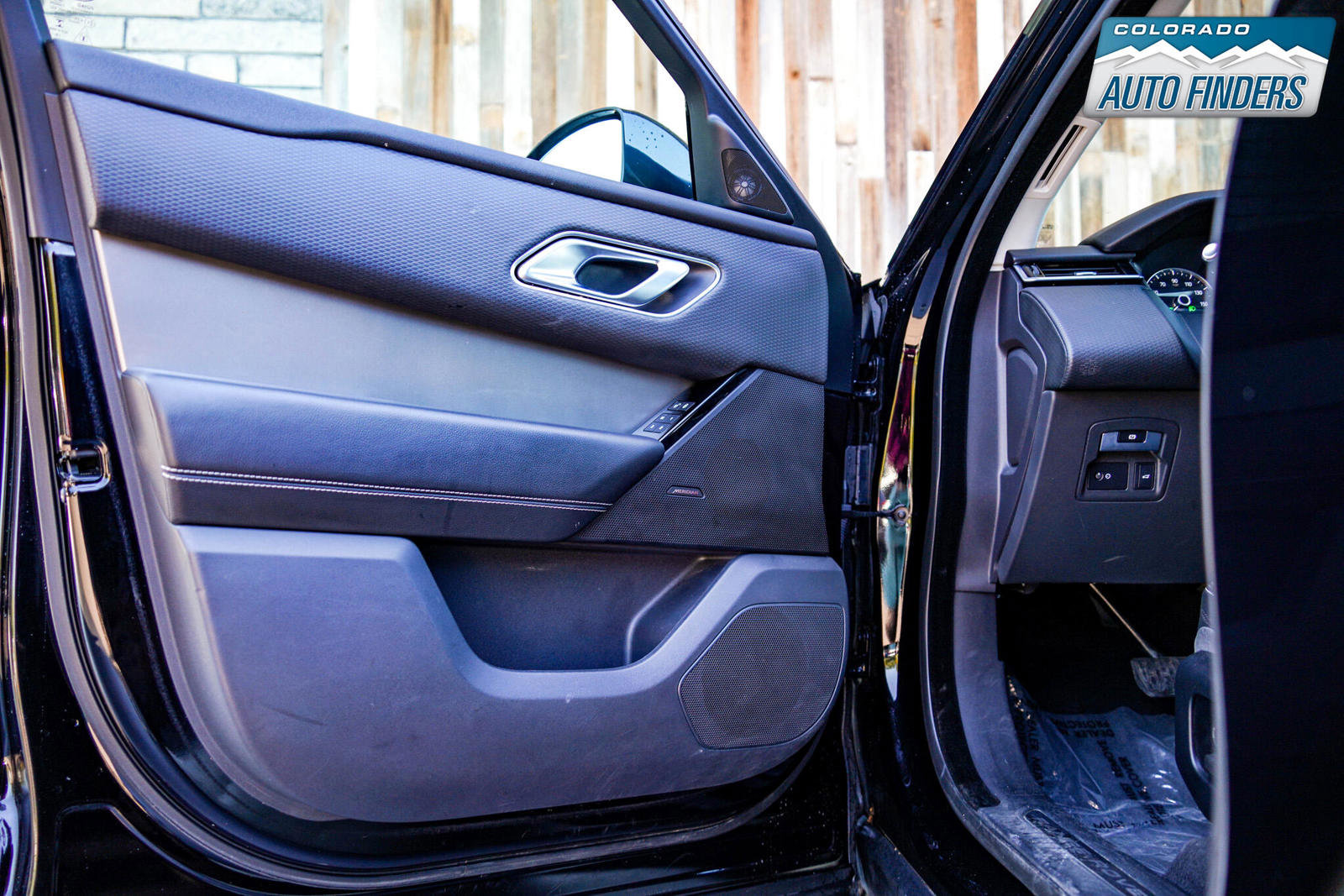 Used 2020 Land Rover Range Rover Velar S image 10