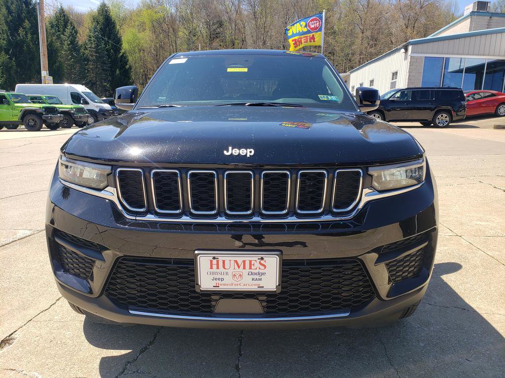 New 2025 Jeep Grand Cherokee Laredo X w/ Luxury Tech Group I AWD/4WD image 9