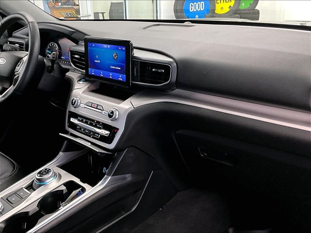 Used 2023 Ford Explorer XLT w/ Equipment Group 202A AWD/4WD image 14
