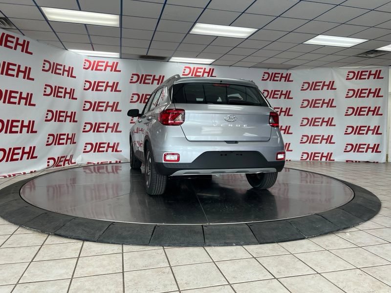 New 2026 Hyundai Venue SEL FWD image 5