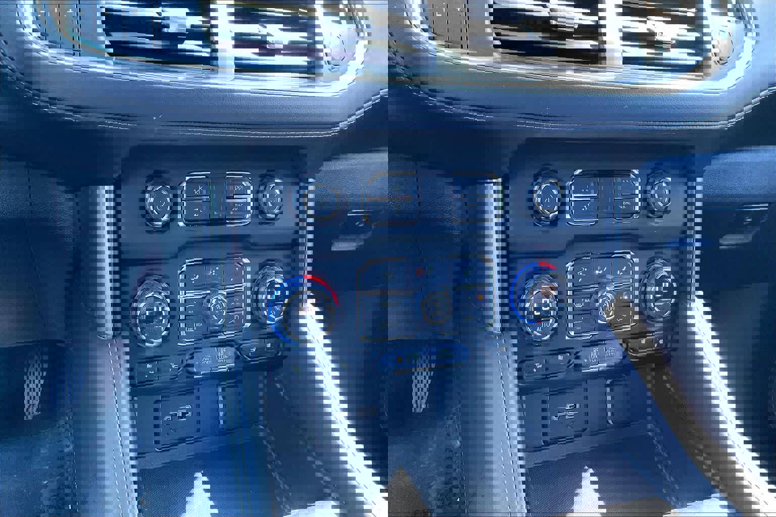 Used 2021 Chevrolet Tahoe Z71 image 32