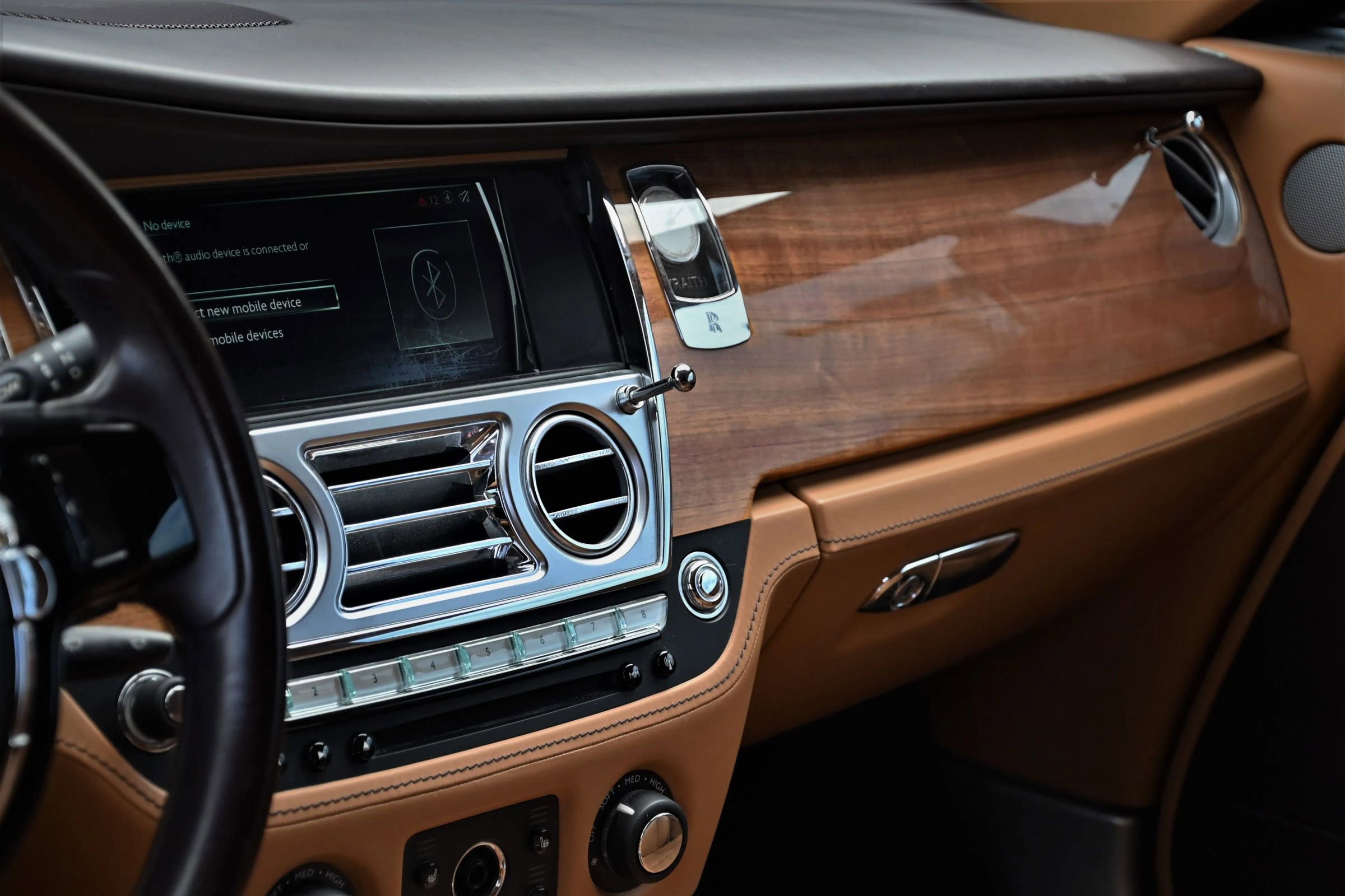 Used 2018 Rolls-Royce Wraith RWD image 12