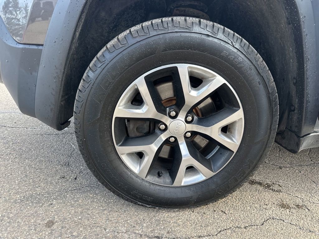 Used 2018 Jeep Cherokee Trailhawk w/ Cold Weather Group image 31