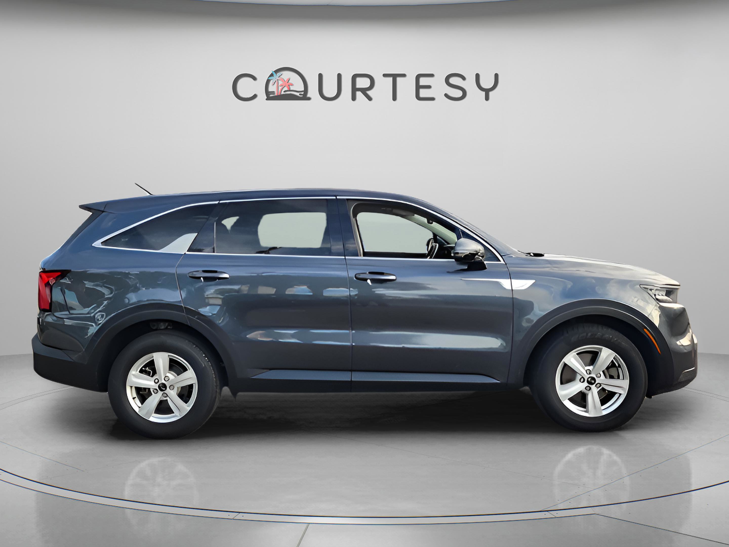 Used 2021 Kia Sorento LX image 6