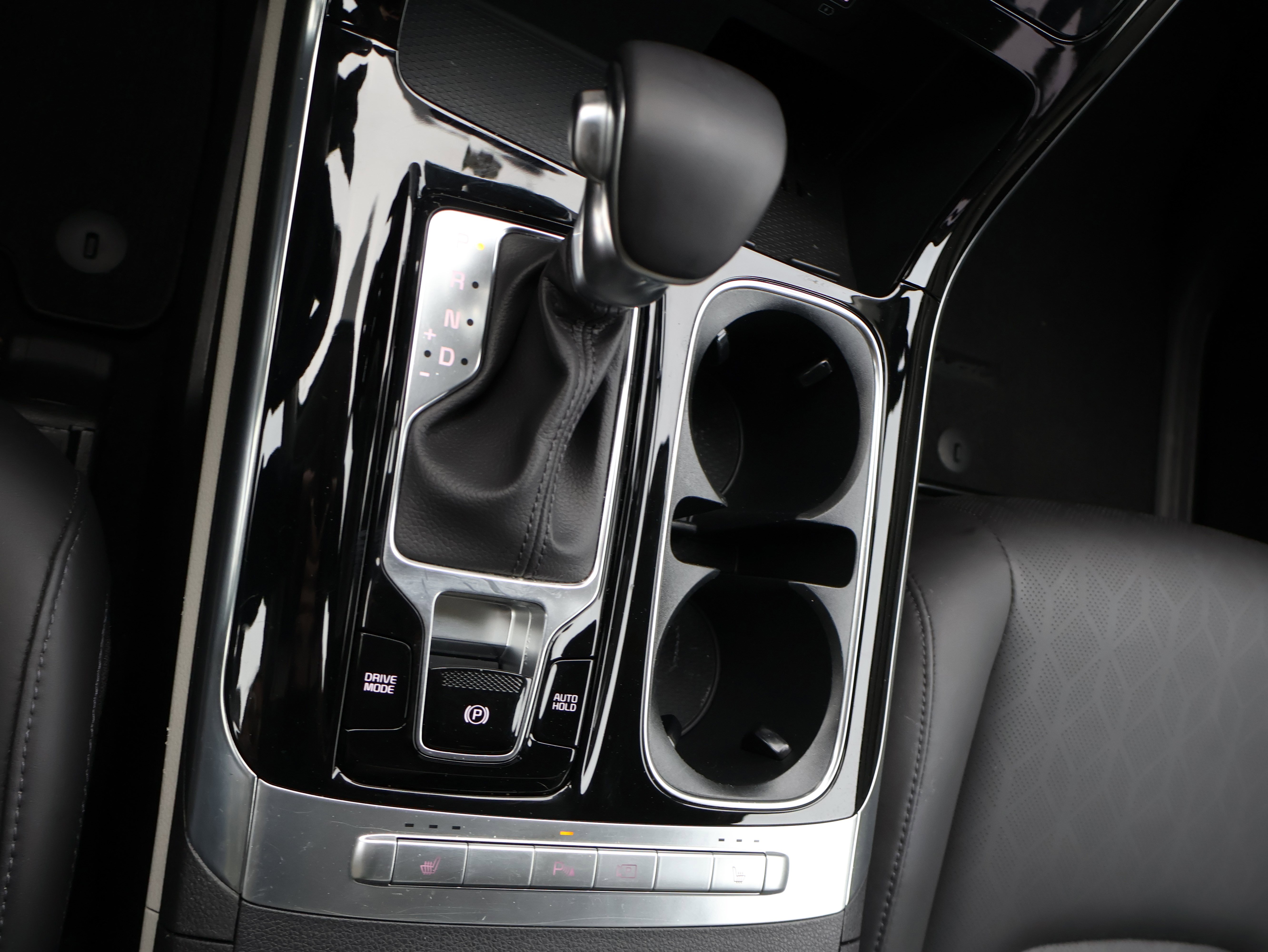 Used 2022 Kia Carnival EX image 28