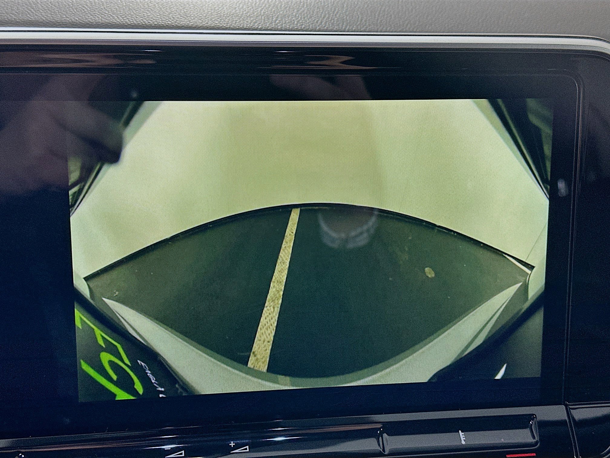 Used 2025 Volkswagen Atlas Cross Sport SE image 23