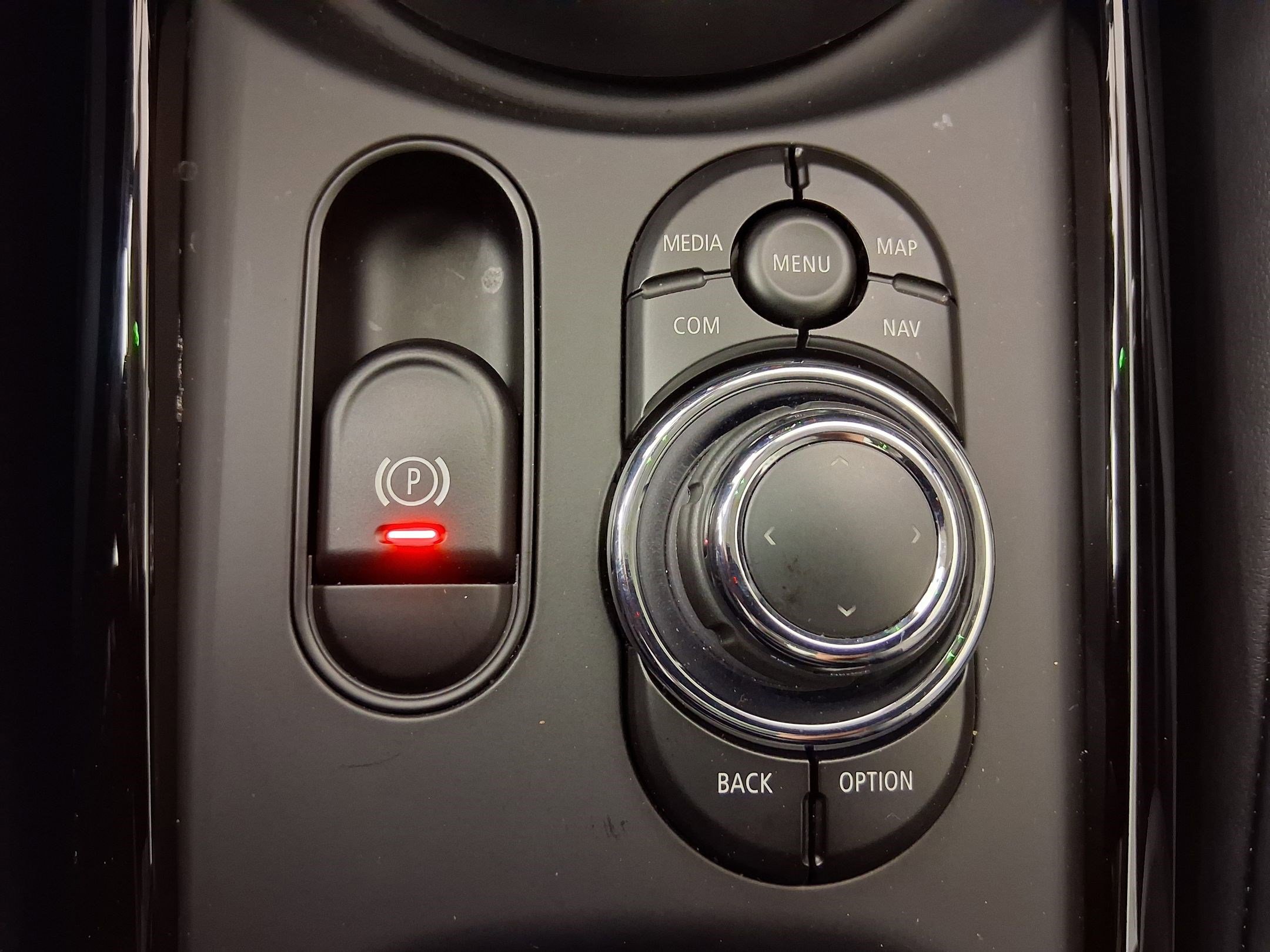 Certified 2024 MINI Cooper Clubman S FWD image 30