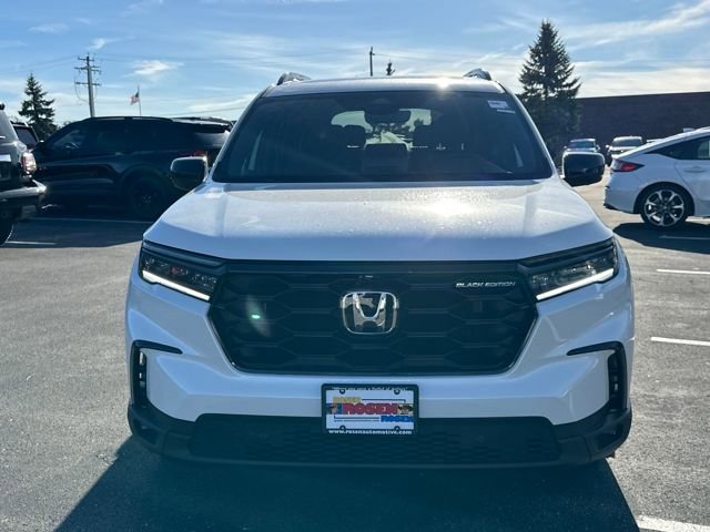 New 2025 Honda Pilot Black Edition image 8