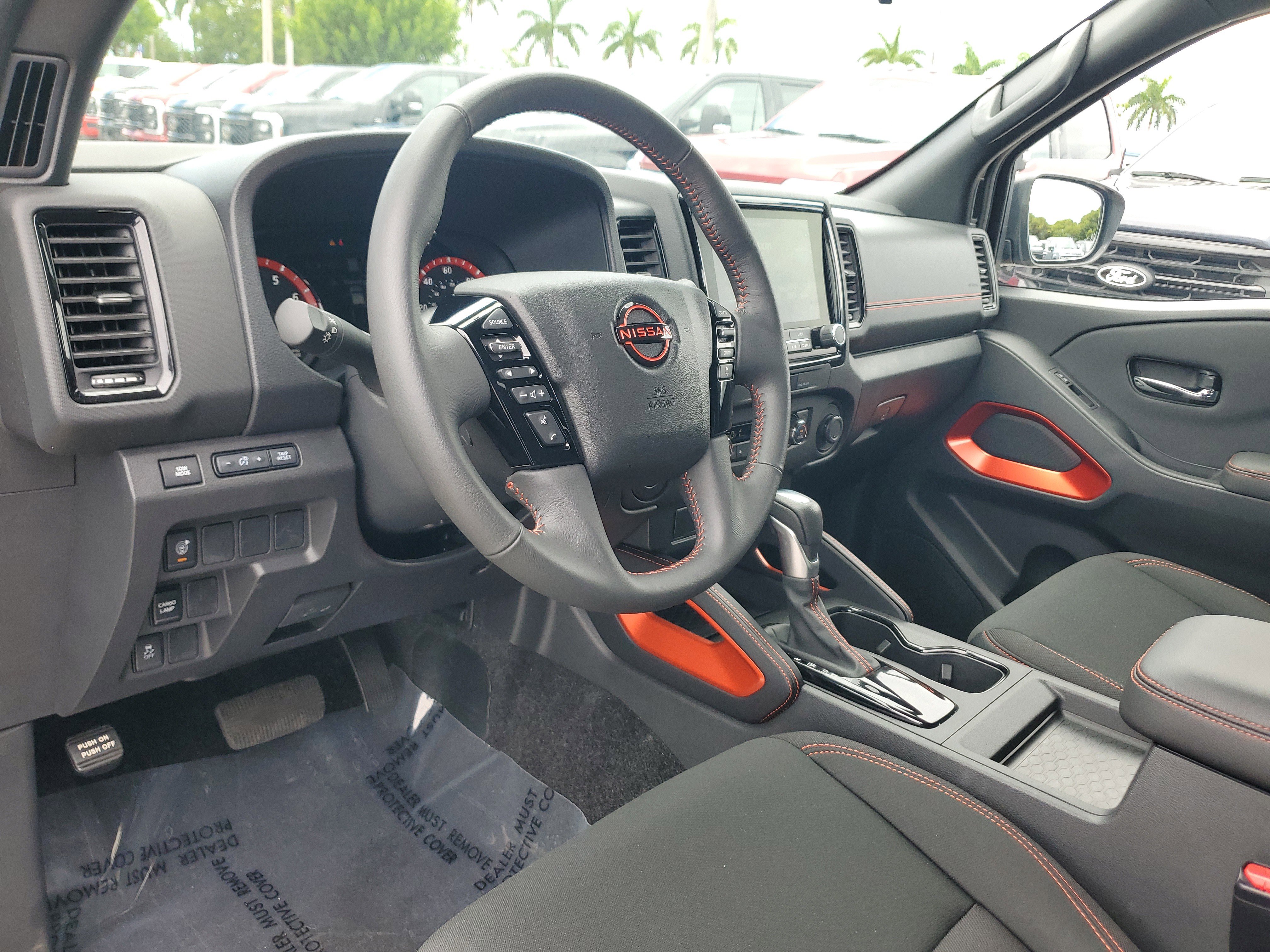 Used 2024 Nissan Frontier Pro-X w/ Technology Package image 9