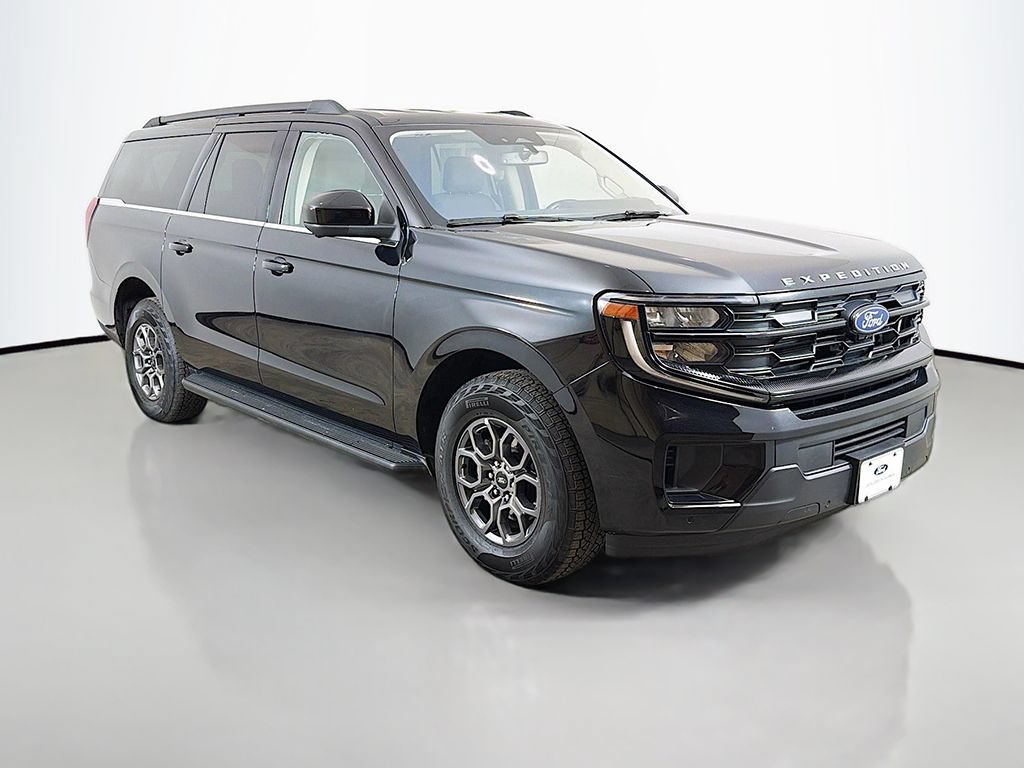 Used 2025 Ford Expedition Max Active AWD/4WD image 2