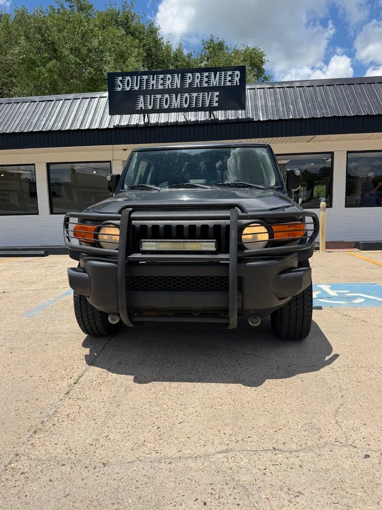 Used 2007 Toyota FJ Cruiser 4WD image 2