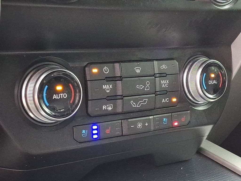 Used 2019 Ford F150 Lariat w/ Equipment Group 502A Luxury AWD/4WD image 18