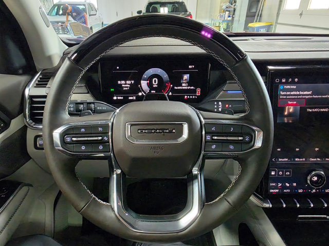 Certified 2025 GMC Acadia Denali w/ Super Cruise Package AWD/4WD image 19