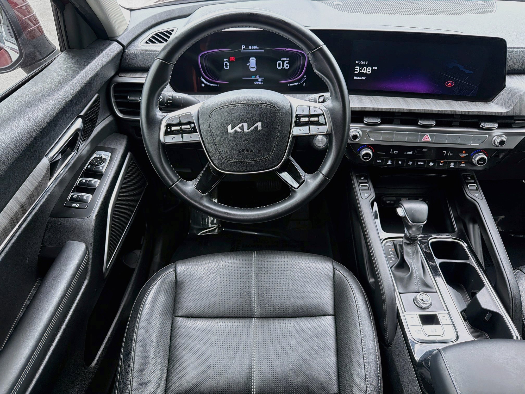 Used 2024 Kia Telluride EX w/ EX Captain's Chair Package FWD image 18