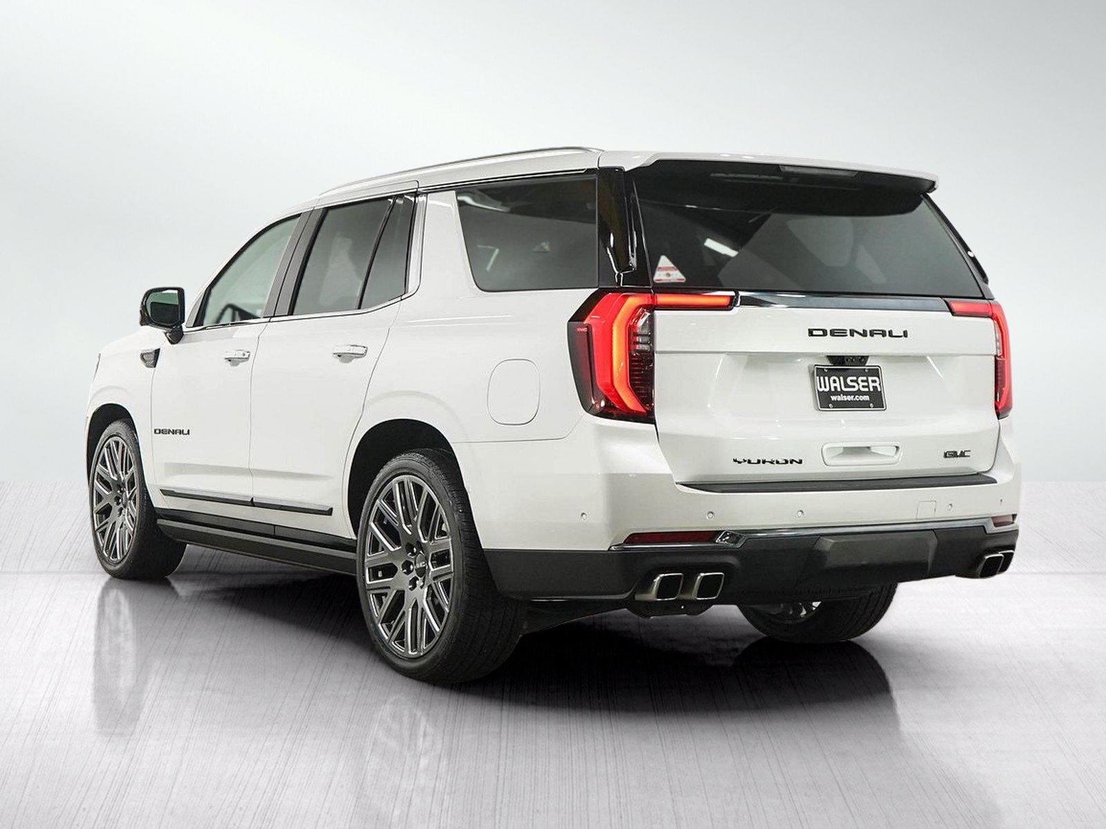 Used 2025 GMC Yukon Denali Ultimate AWD/4WD image 3